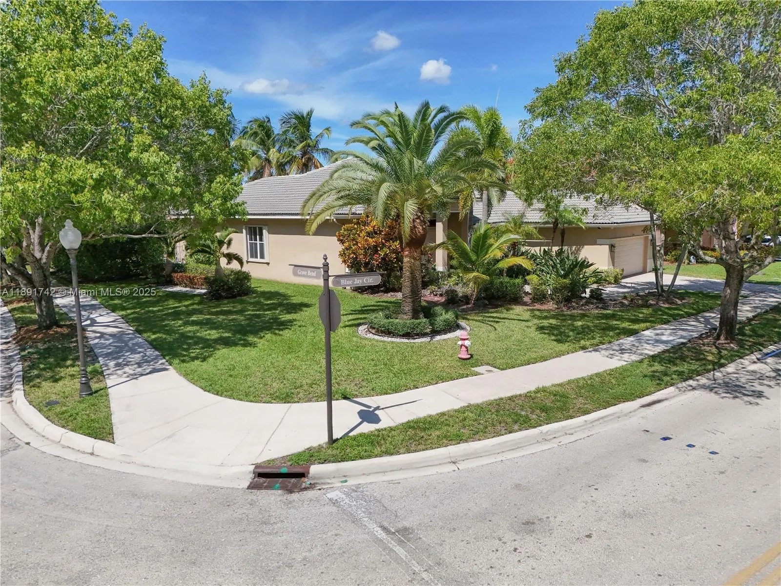 1600 Blue Jay Cir, #1