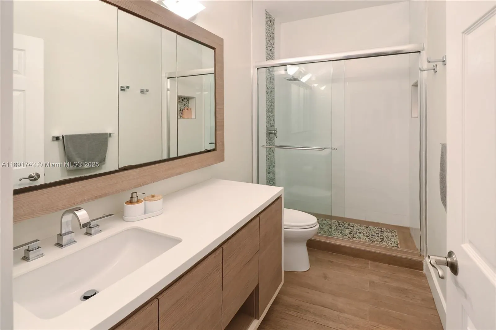 1600 Blue Jay Cir, #1