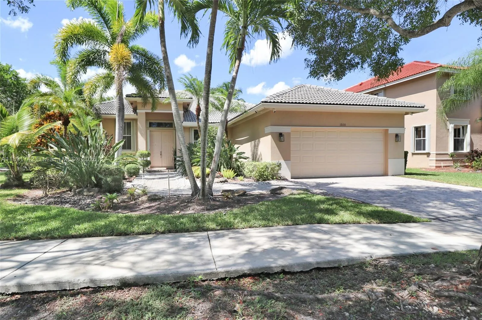 1600 Blue Jay Cir, #1