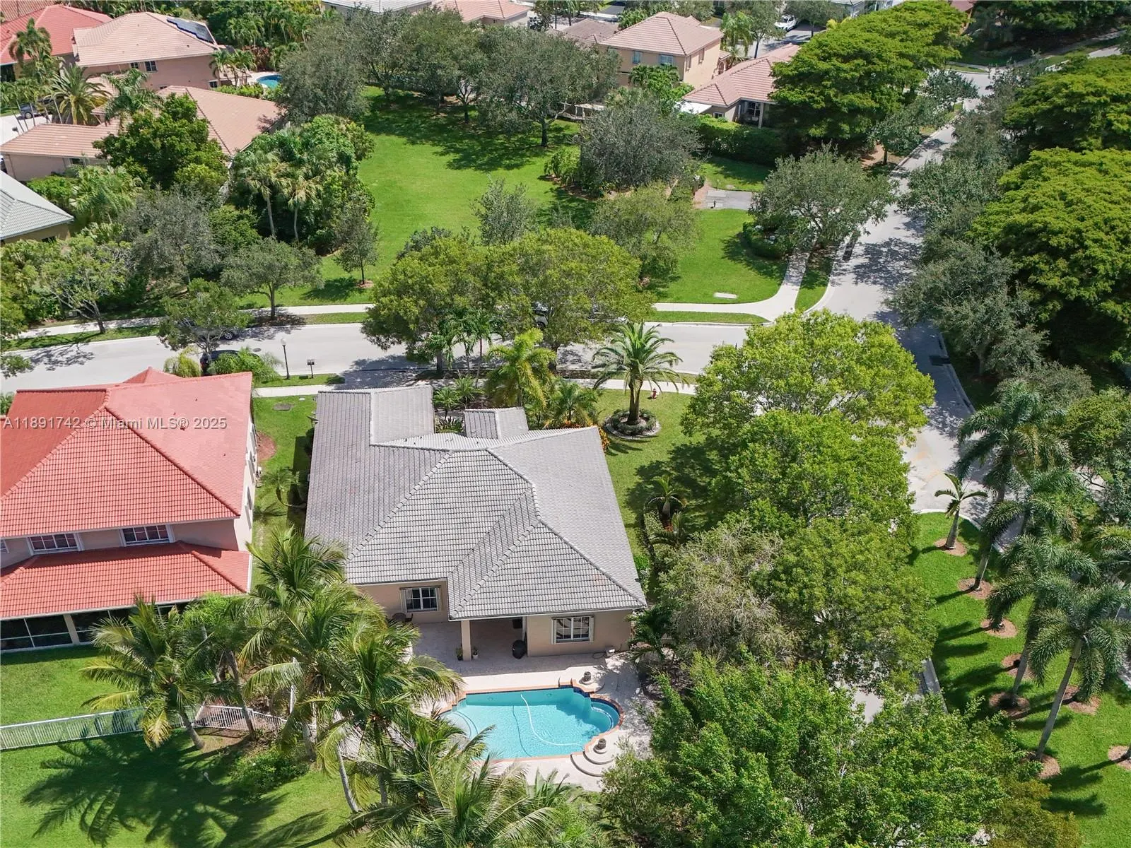 1600 Blue Jay Cir, #1