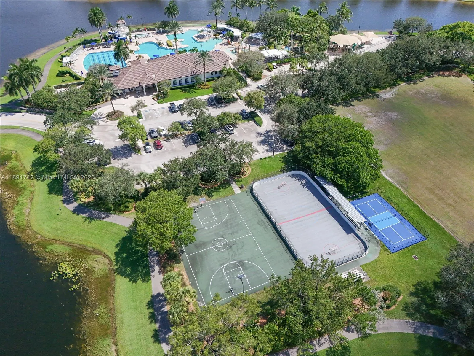 1600 Blue Jay Cir, #1