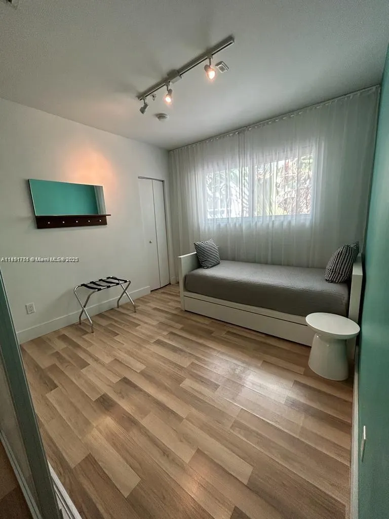 1816 Meridian Ave, #18