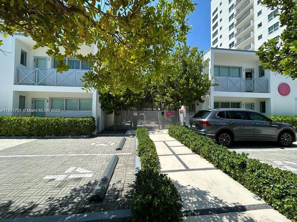 1816 Meridian Ave, #18