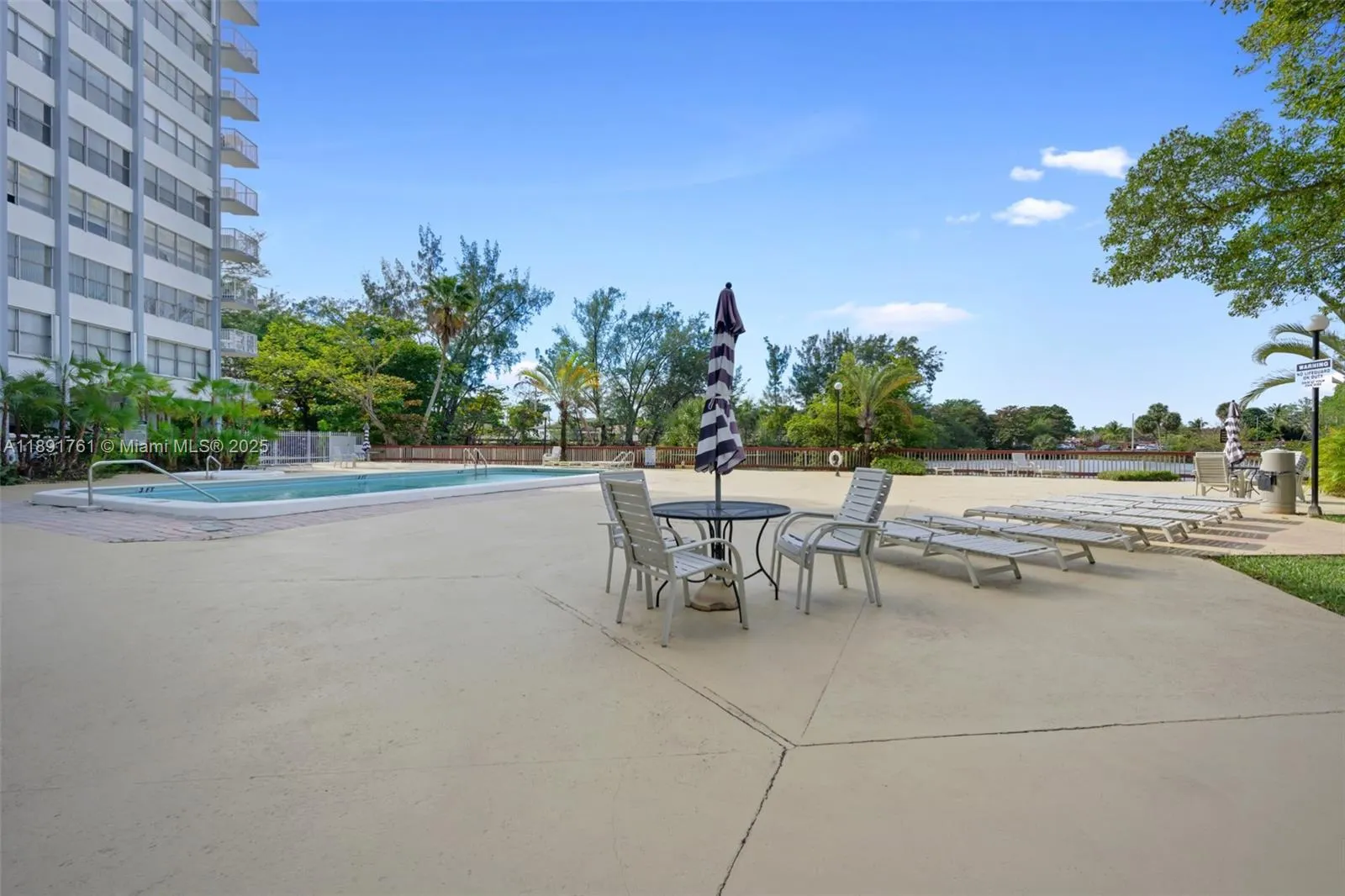 1300 NE Miami Gardens Dr, #820E