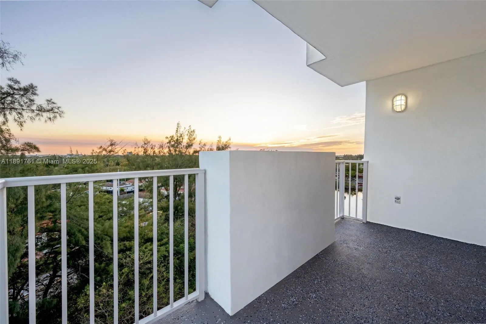 1300 NE Miami Gardens Dr, #820E