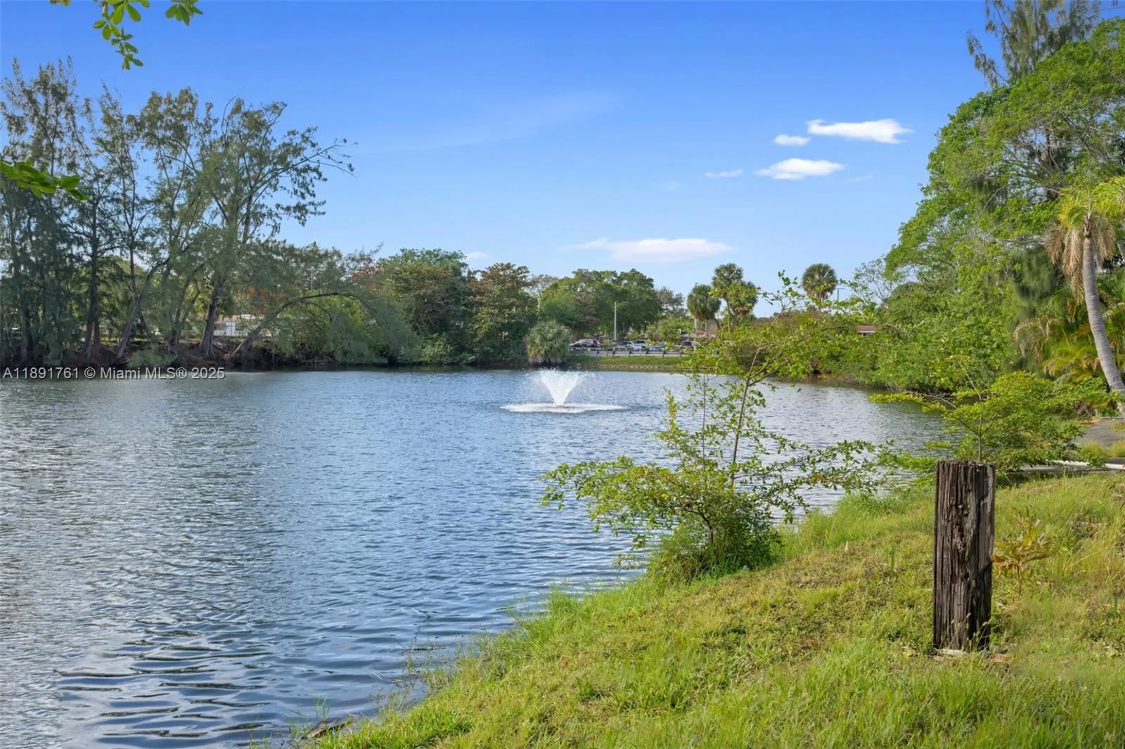 1300 NE Miami Gardens Dr, #820E