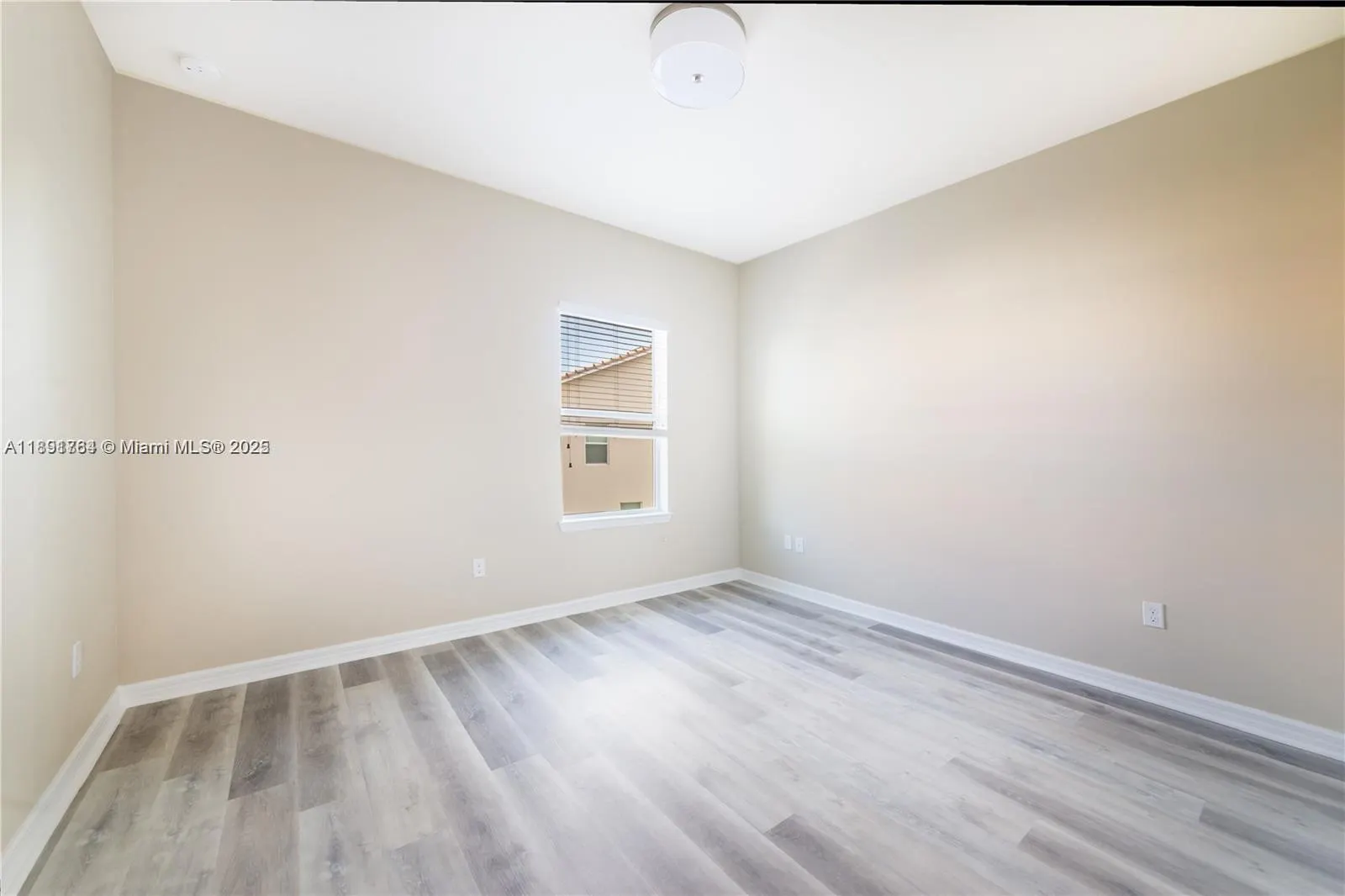 925 Banyan Dr, #925