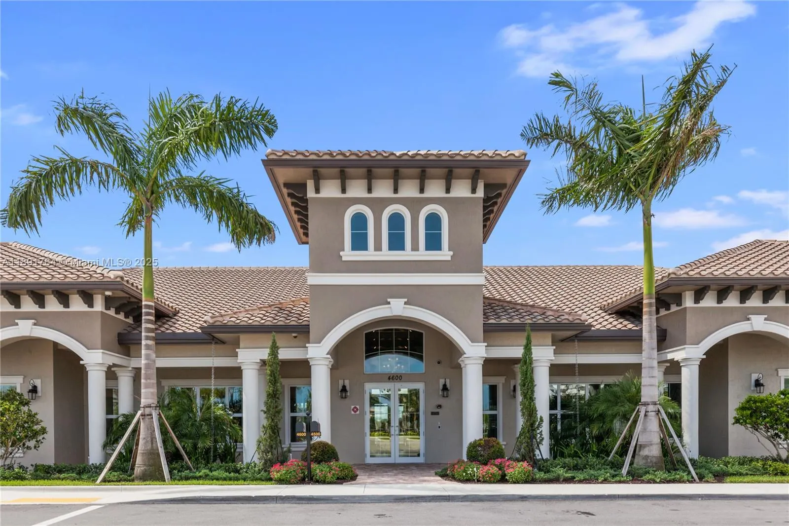 925 Banyan Dr, #925