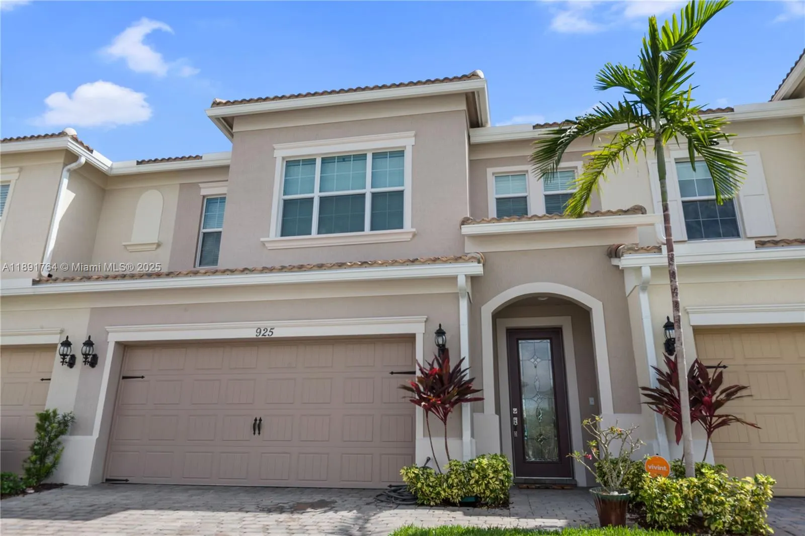 925 Banyan Dr, #925