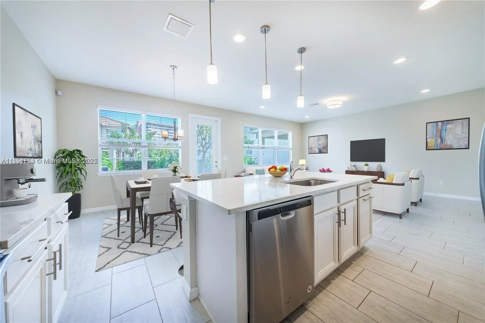 925 Banyan Dr, #925