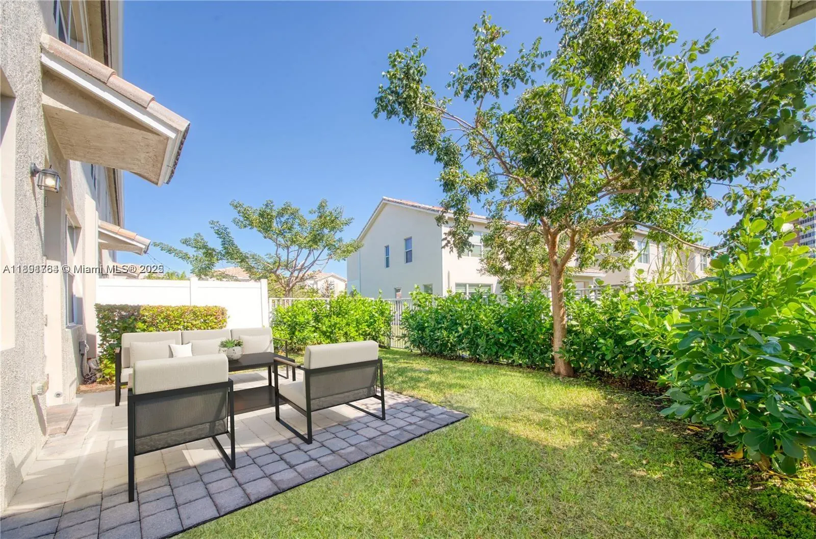 925 Banyan Dr, #925