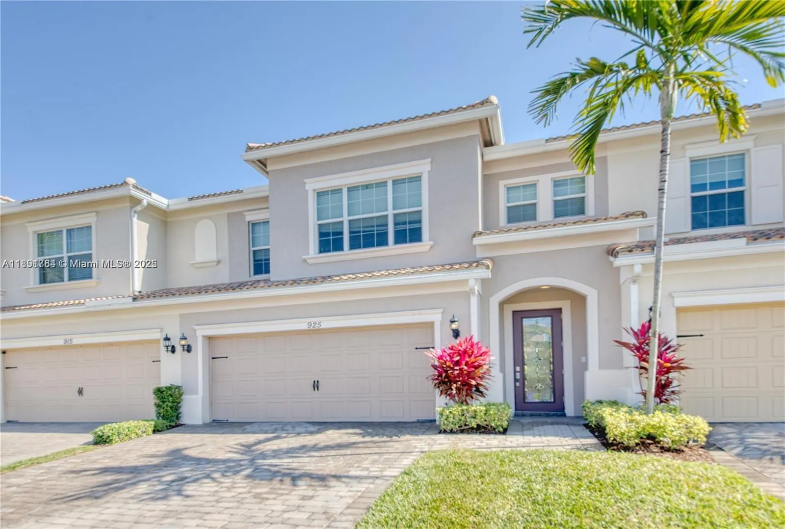 925 Banyan Dr, #925