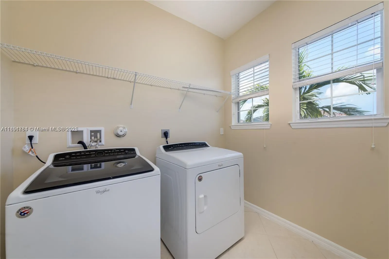 925 Banyan Dr, #925