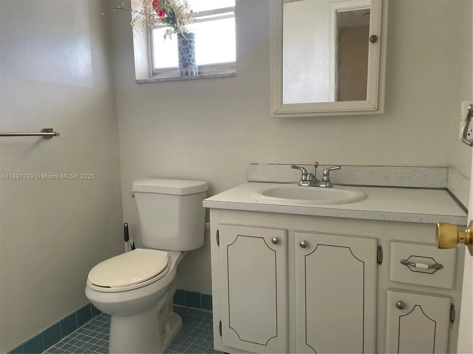 1001 NE 14th Ave, #706