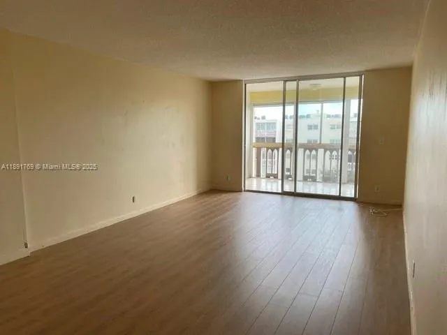 1001 NE 14th Ave, #706