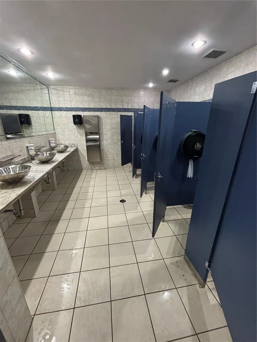 717 Ponce De Leon Blvd, #328