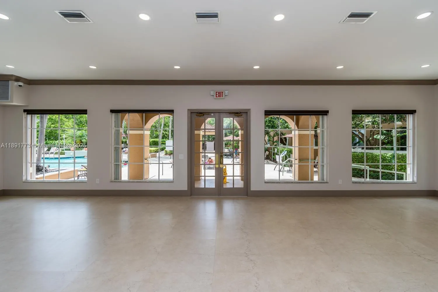 19801 E Country Club Dr, #4501