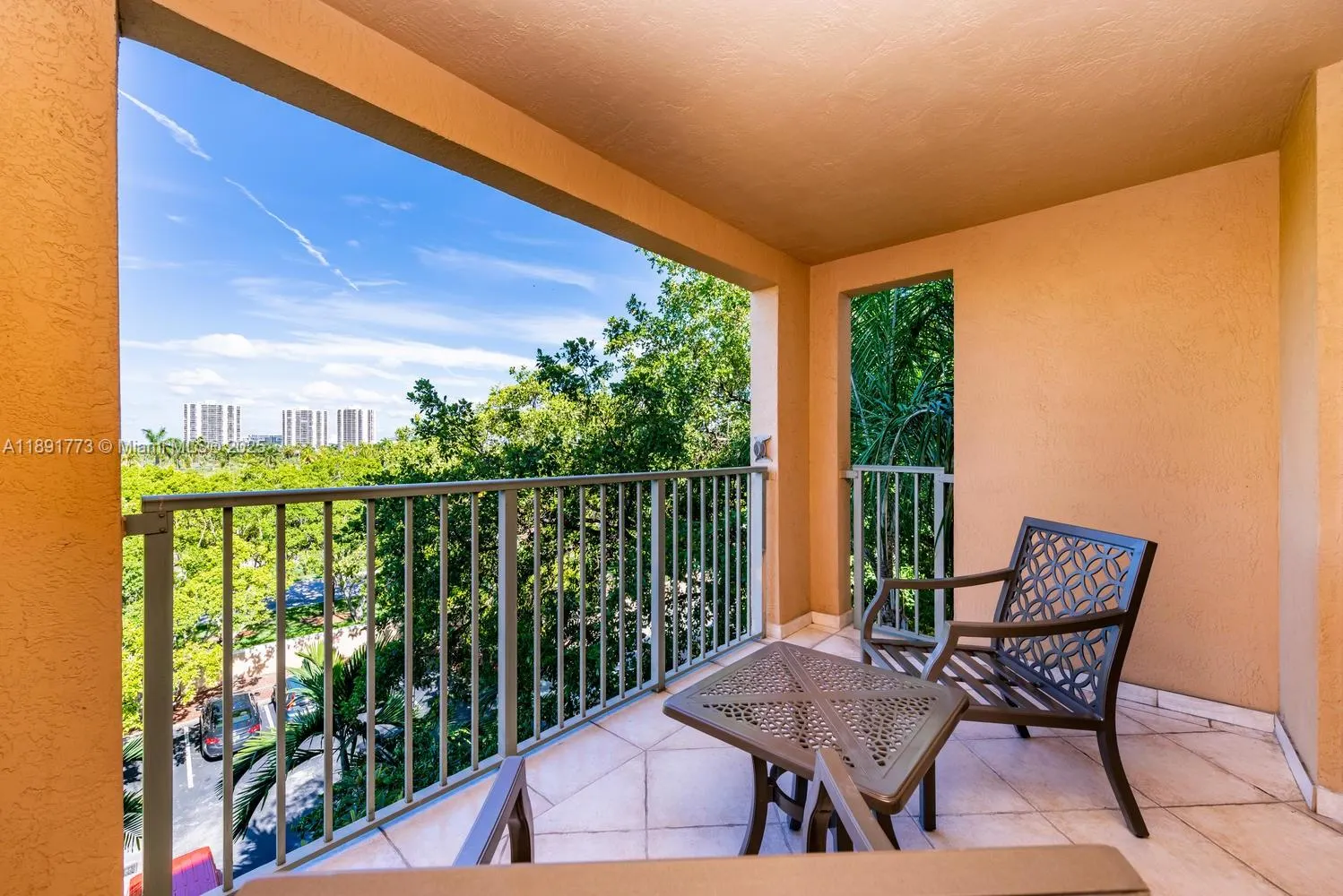 19801 E Country Club Dr, #4501