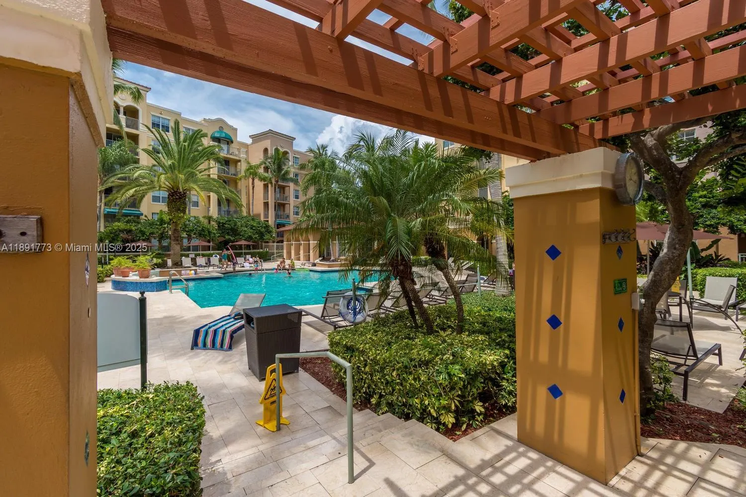 19801 E Country Club Dr, #4501