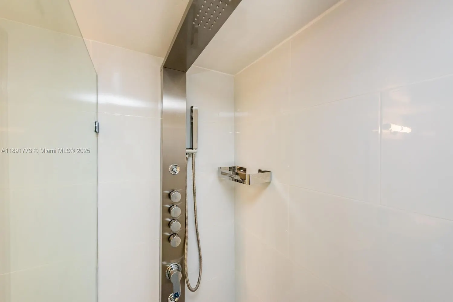 19801 E Country Club Dr, #4501