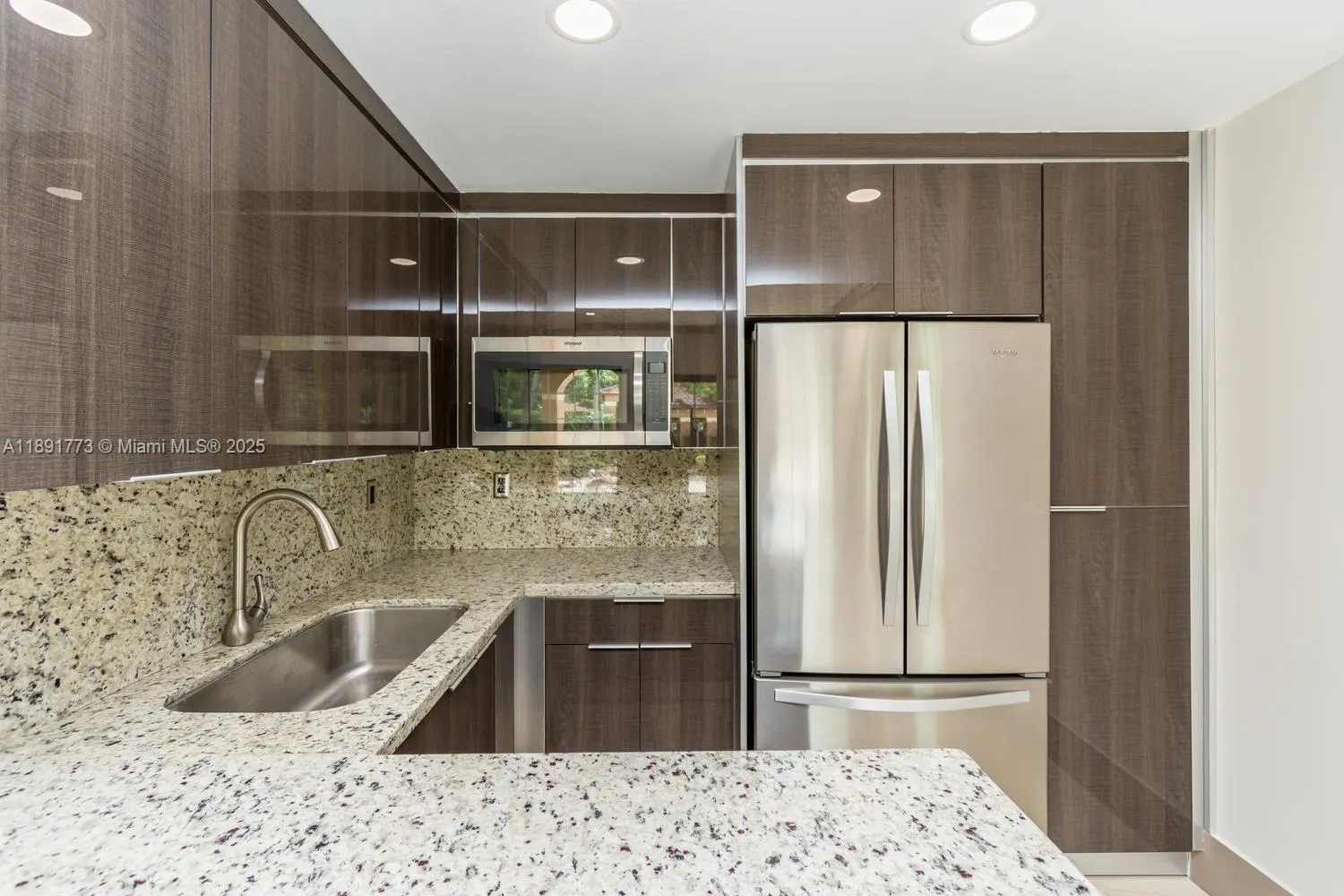 19801 E Country Club Dr, #4501