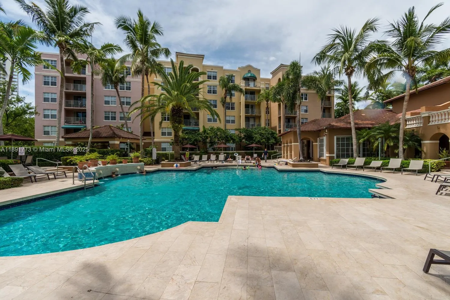 19801 E Country Club Dr, #4501