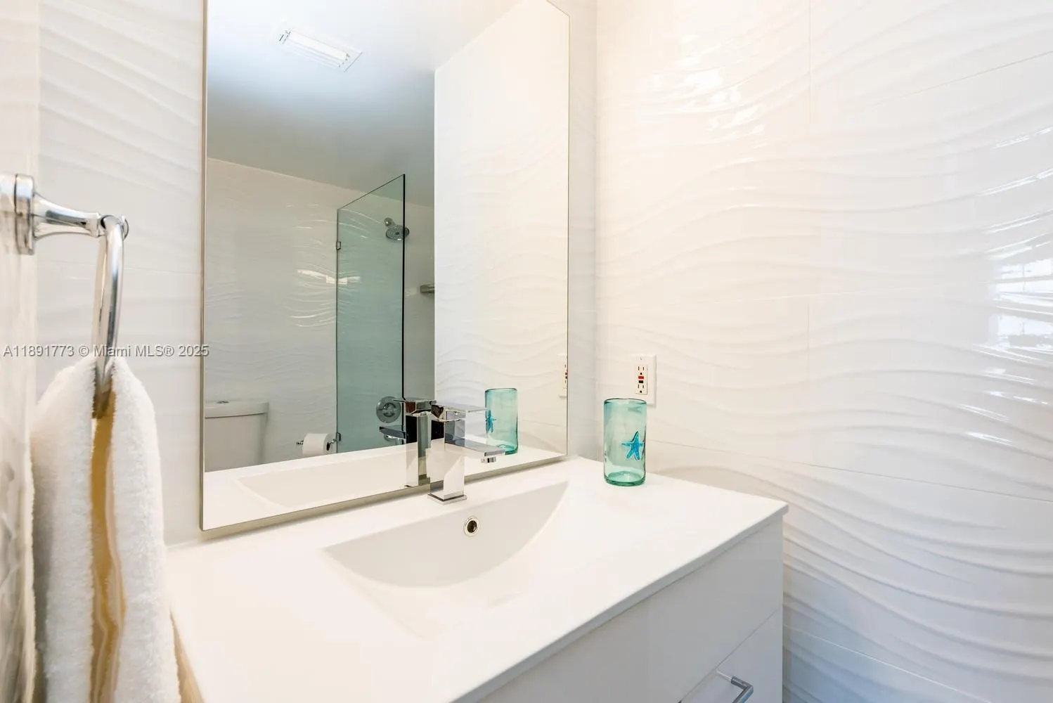 19801 E Country Club Dr, #4501