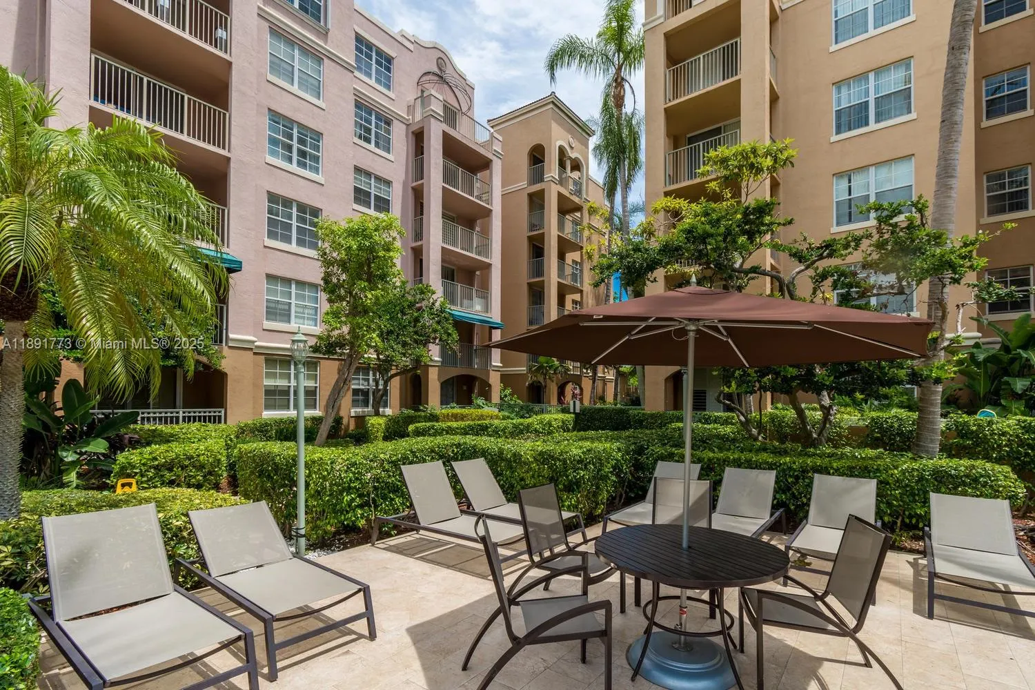 19801 E Country Club Dr, #4501