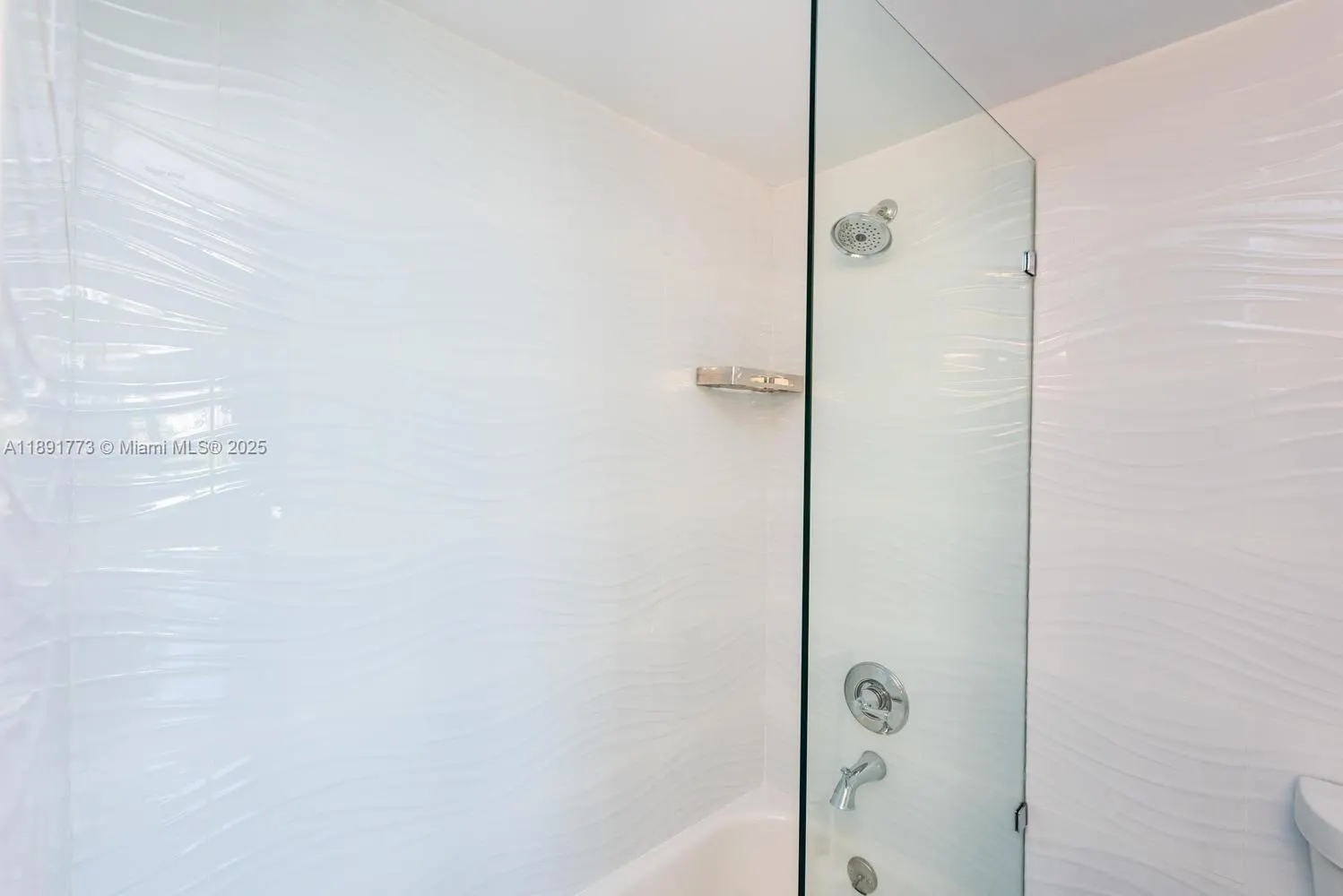19801 E Country Club Dr, #4501