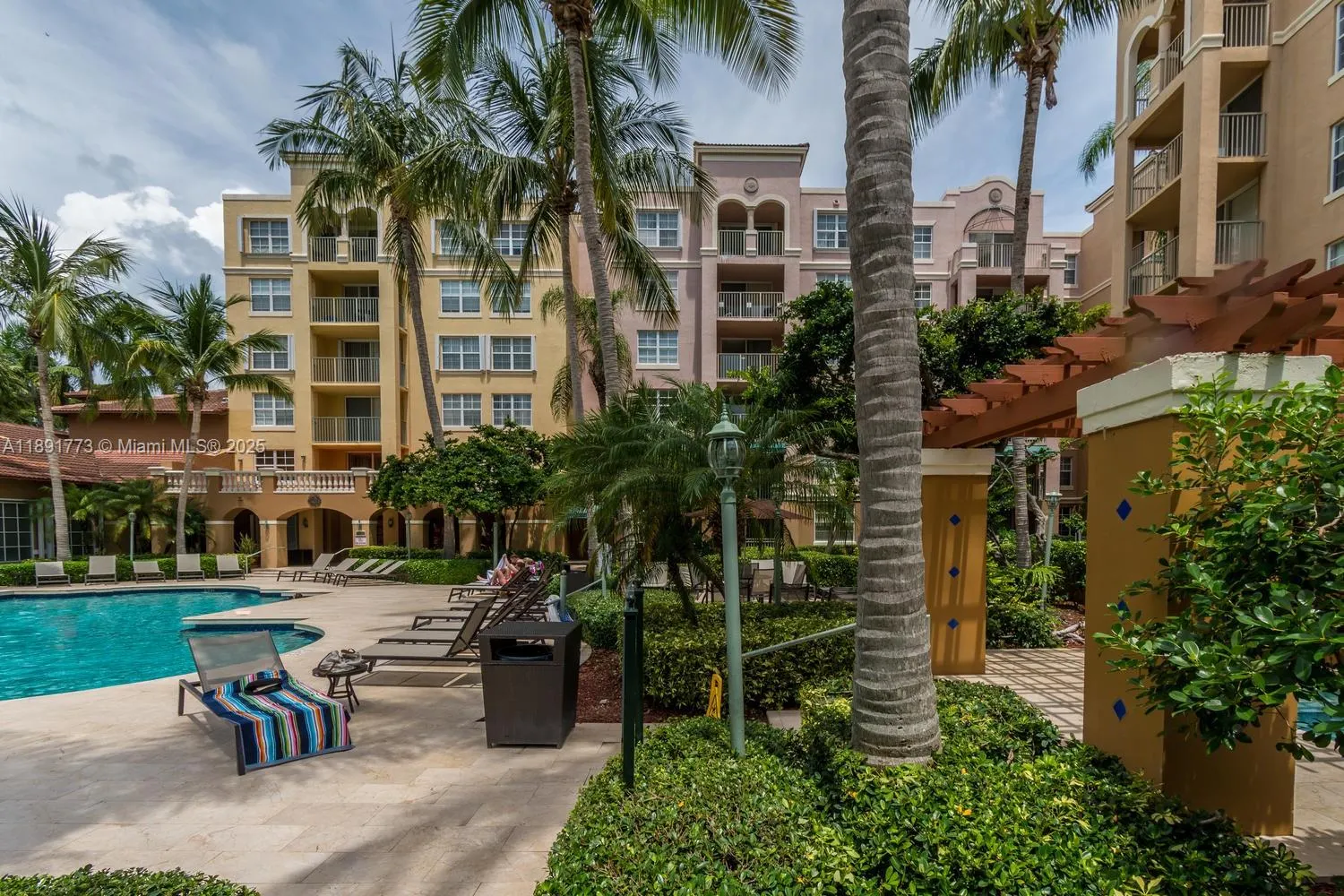 19801 E Country Club Dr, #4501