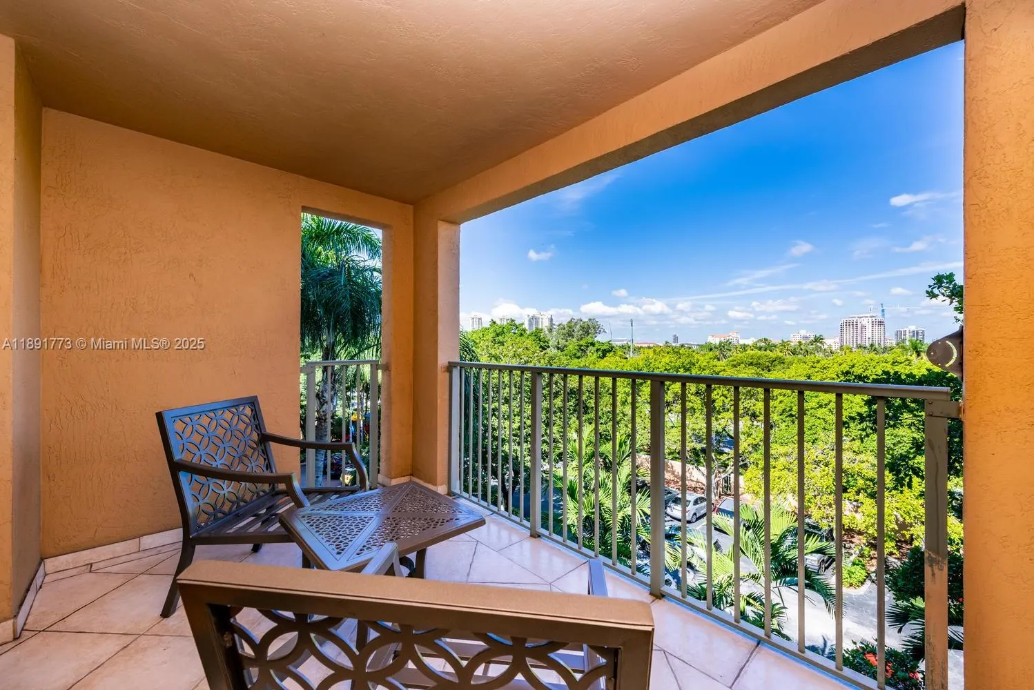 19801 E Country Club Dr, #4501