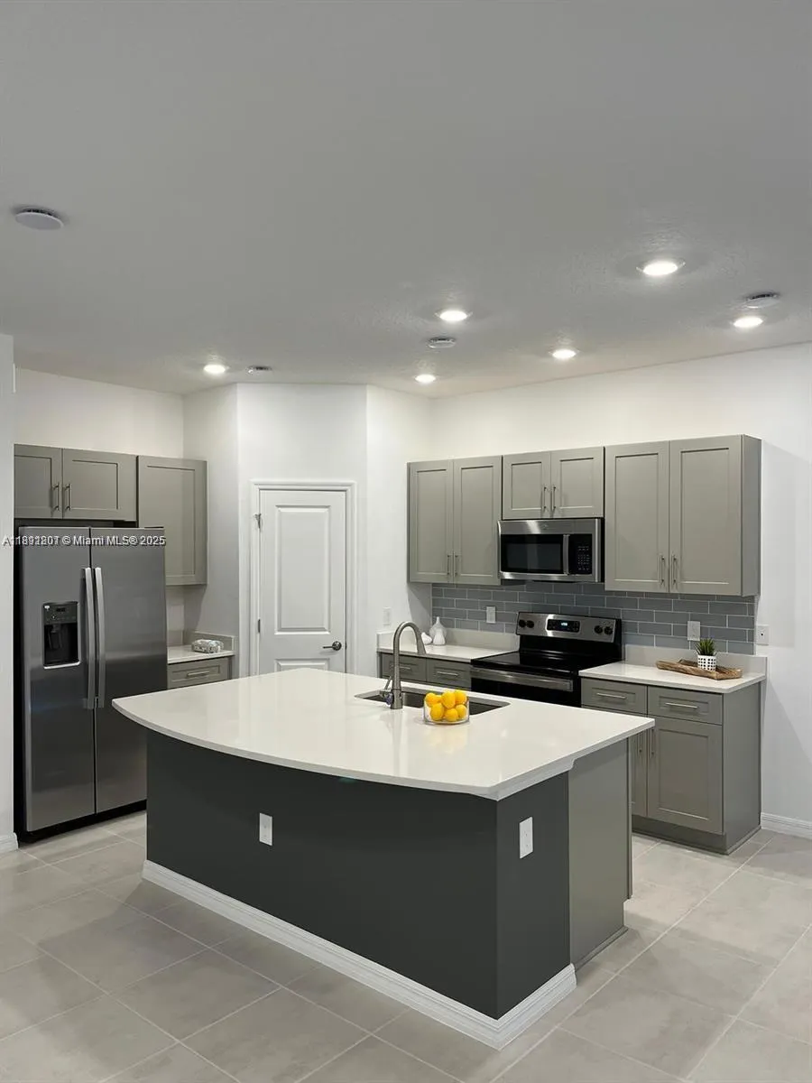 3563 Davenport Creek Court