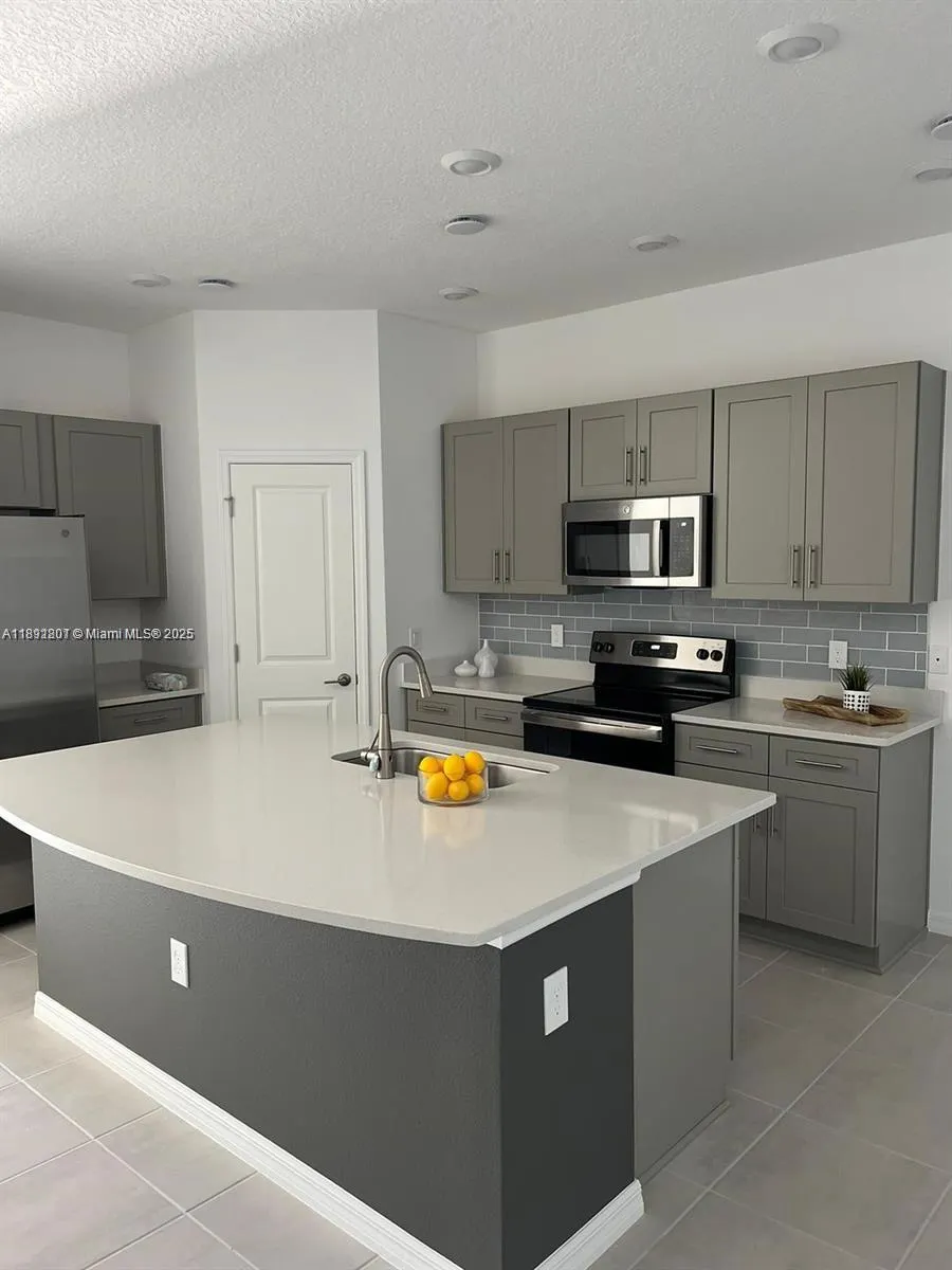 3563 Davenport Creek Court