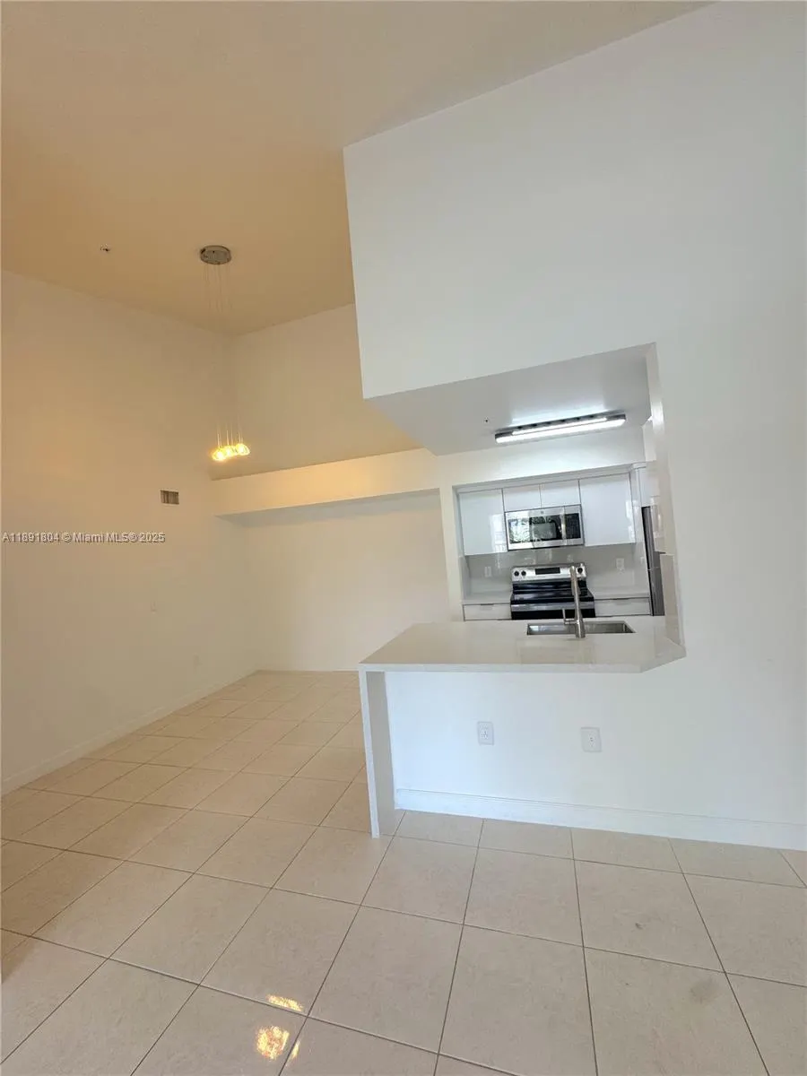 620 SW 111th Ave, #304