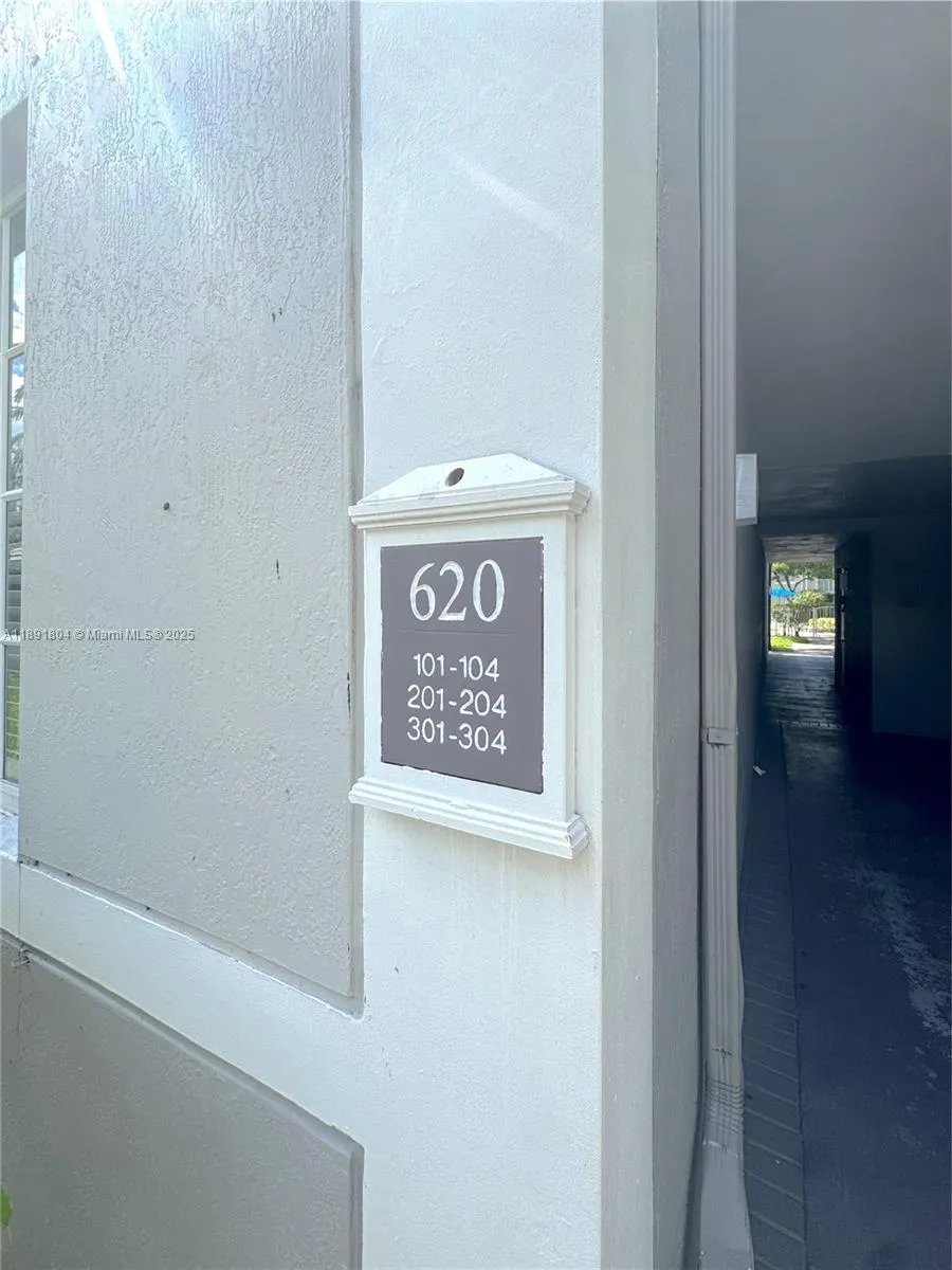 620 SW 111th Ave, #304