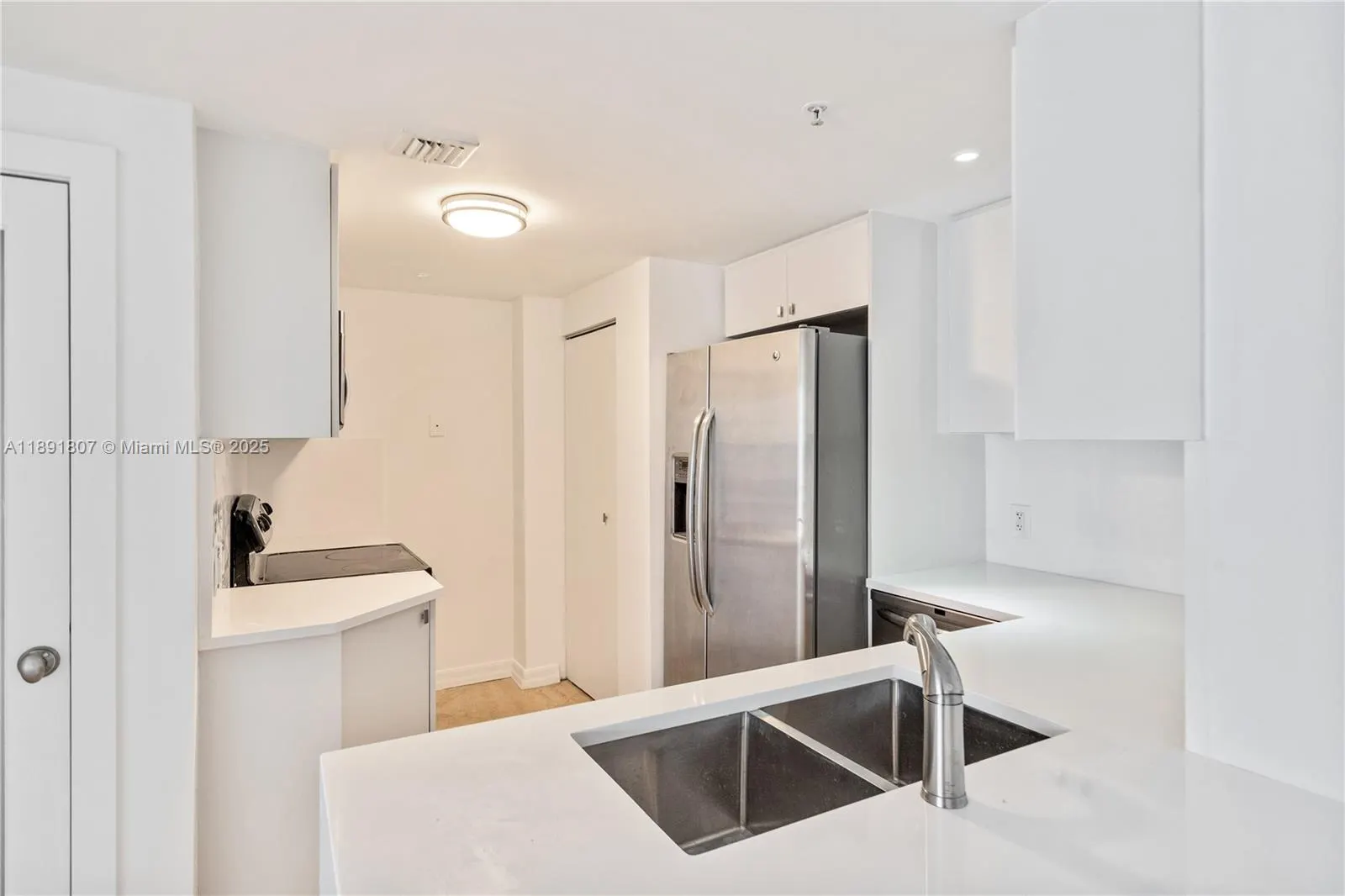 701 Brickell Key Blvd, #1411