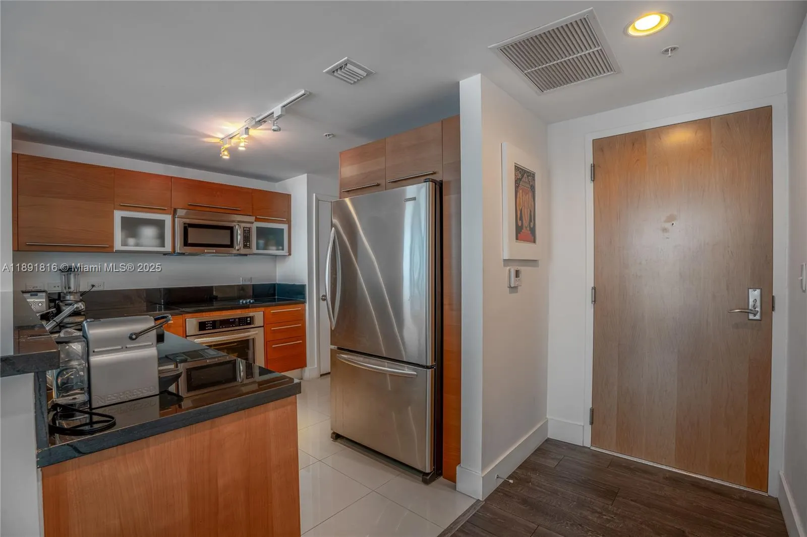 253 NE 2nd St, #3203
