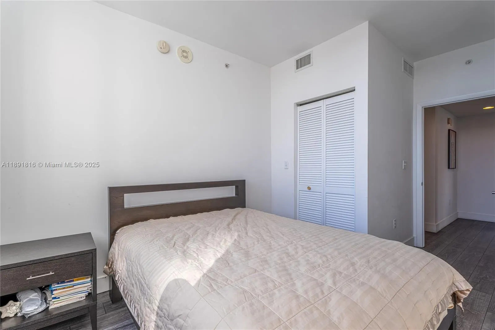 253 NE 2nd St, #3203