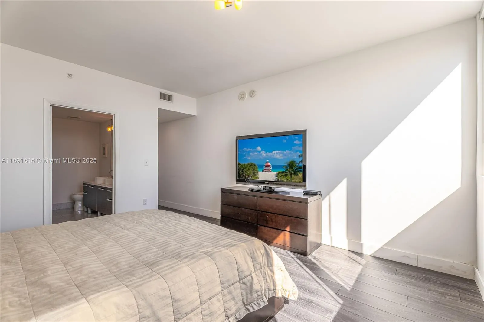 253 NE 2nd St, #3203