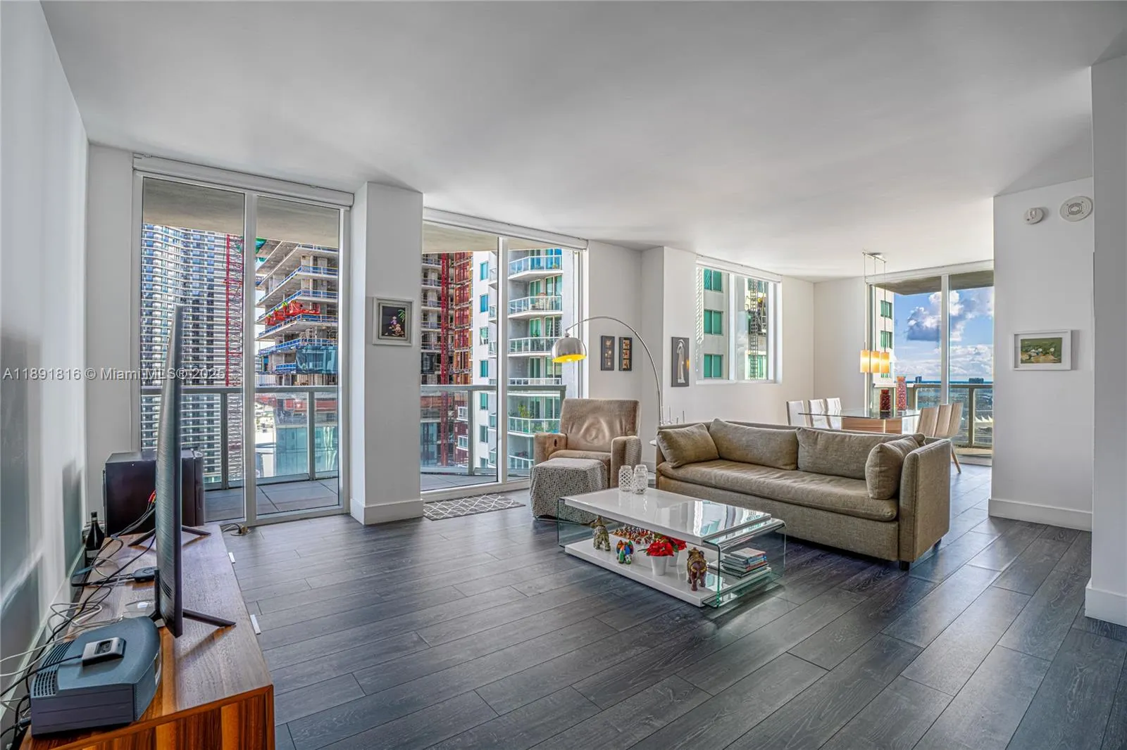 253 NE 2nd St, #3203