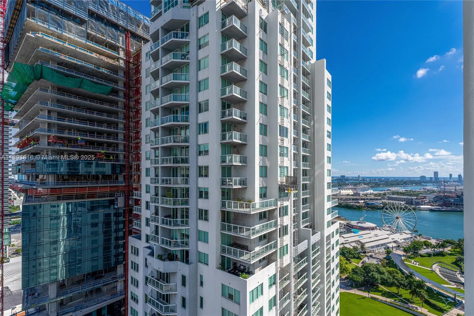 253 NE 2nd St, #3203