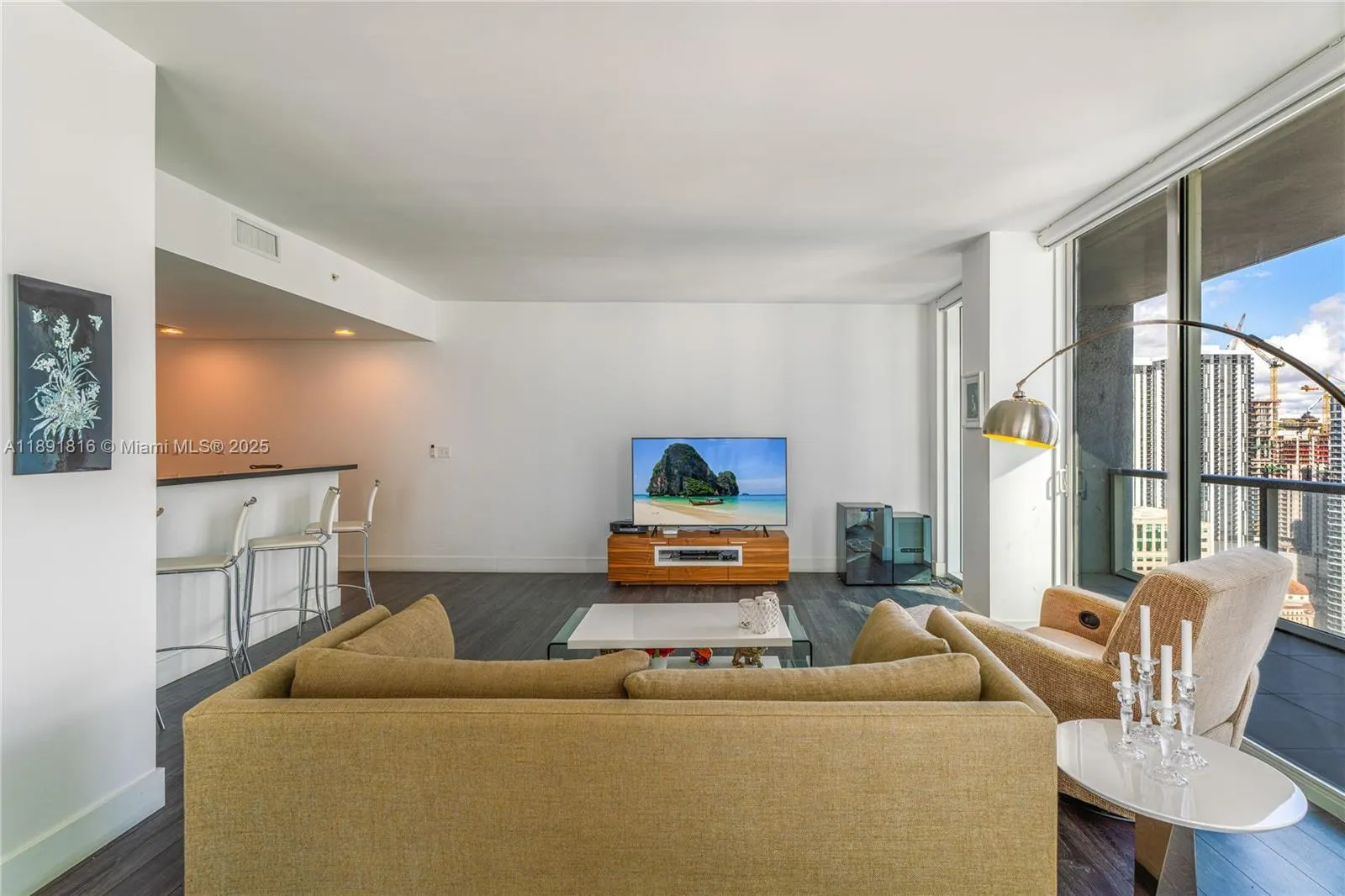 253 NE 2nd St, #3203