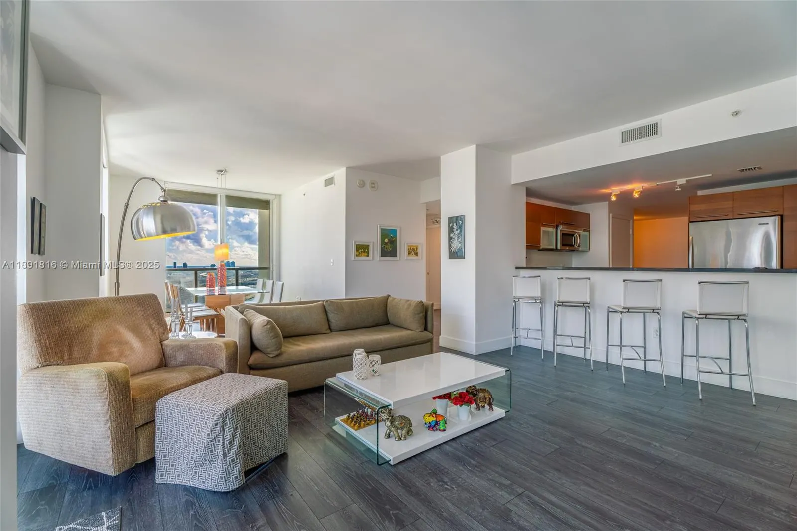 253 NE 2nd St, #3203