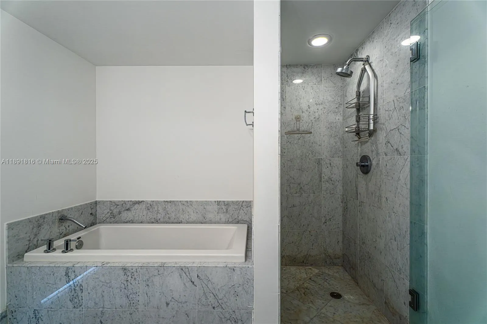 253 NE 2nd St, #3203