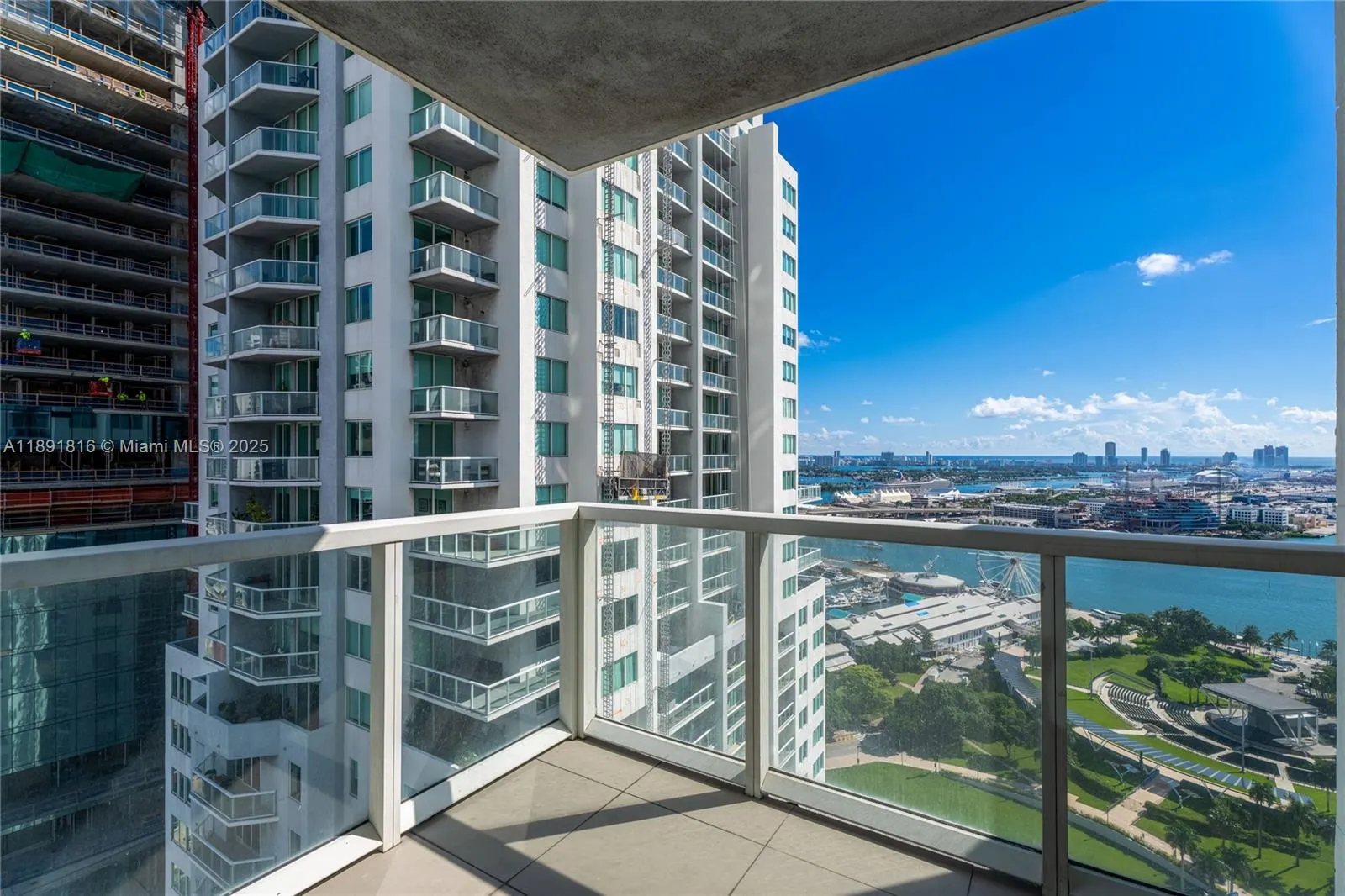 253 NE 2nd St, #3203