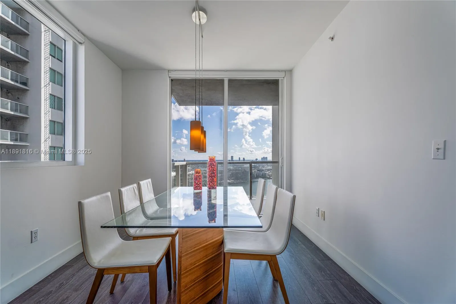 253 NE 2nd St, #3203