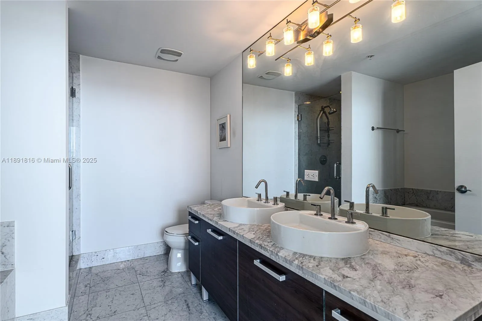 253 NE 2nd St, #3203
