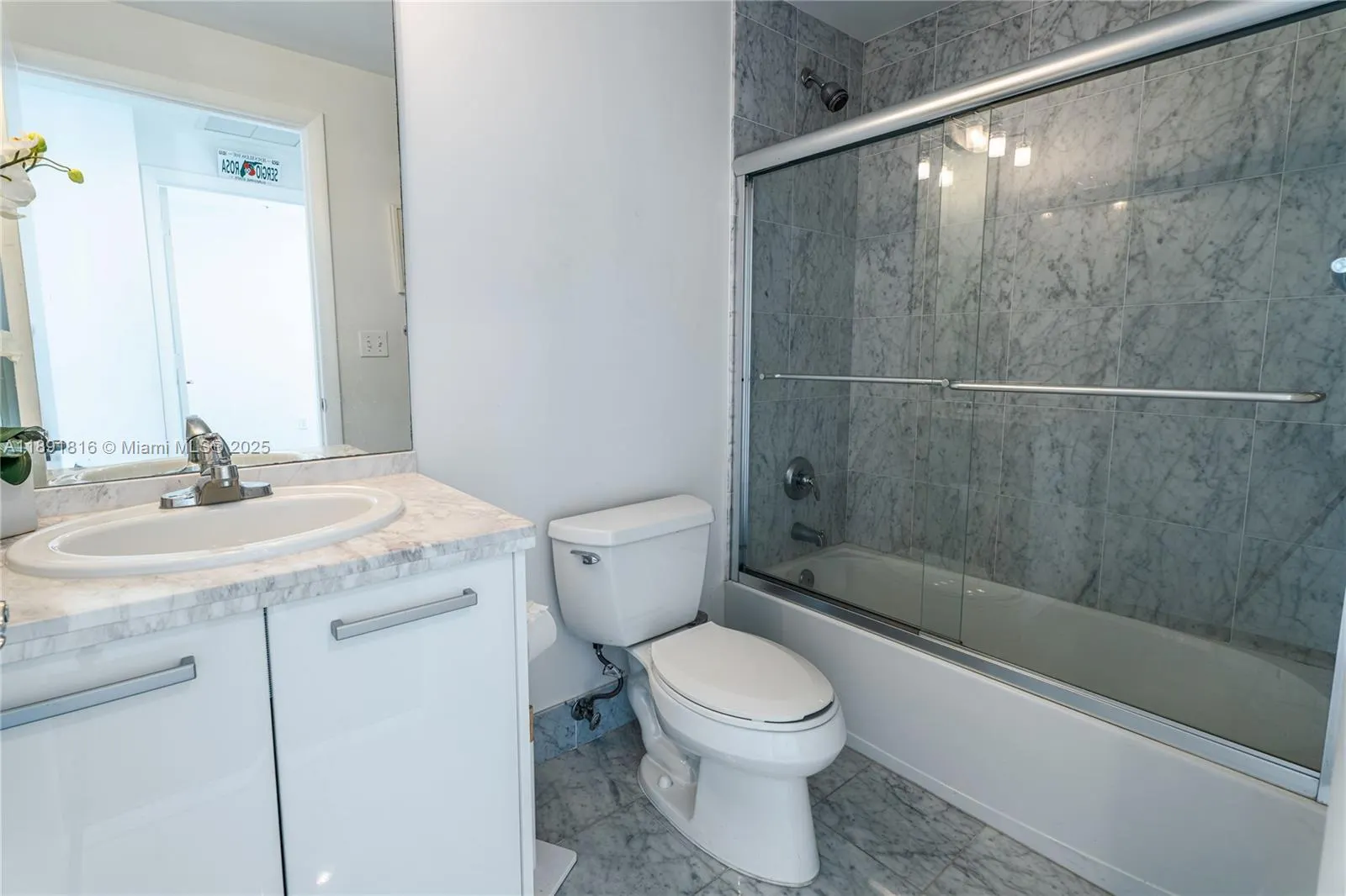 253 NE 2nd St, #3203