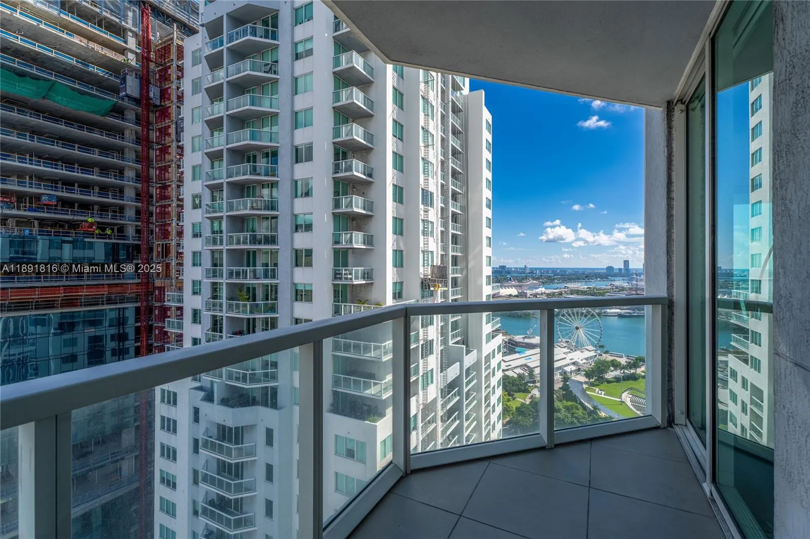 253 NE 2nd St, #3203
