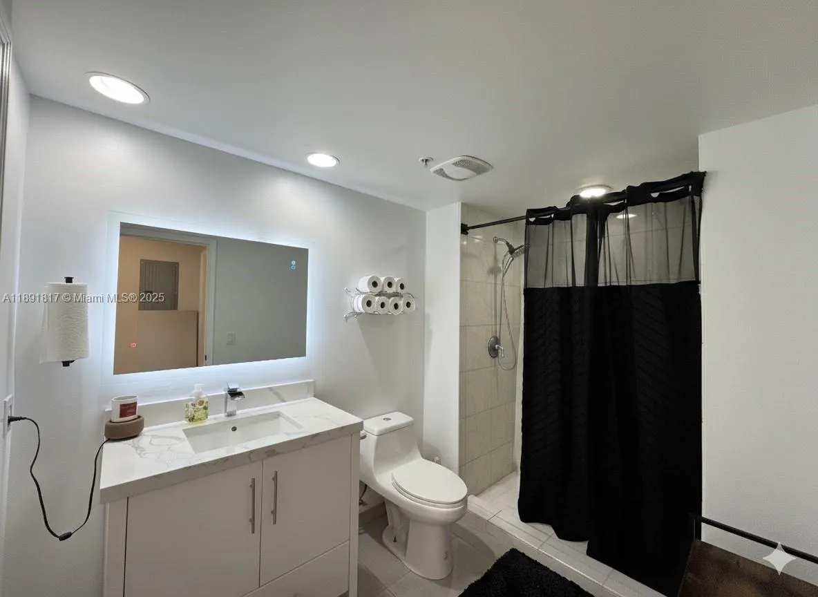 2775 NE 187th St, #318
